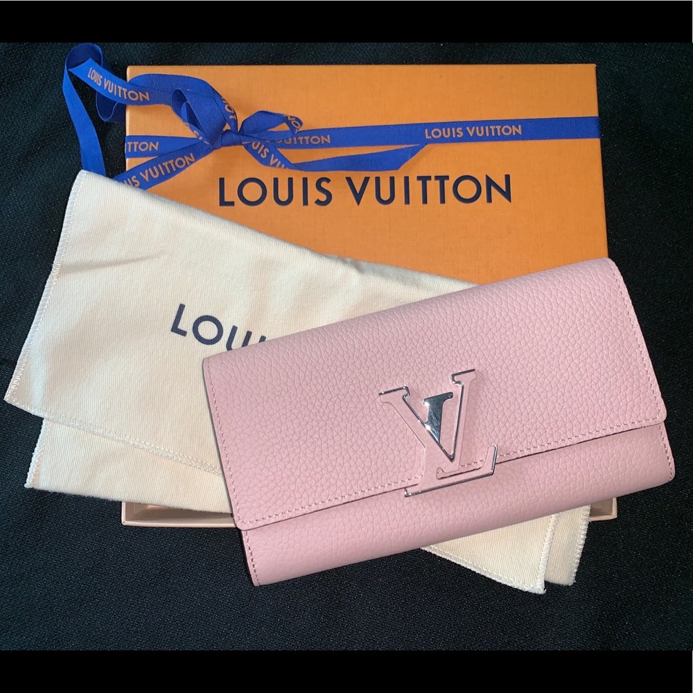 ❌SOLD❌ Louis Vuitton Taurillon Capucines Wallet